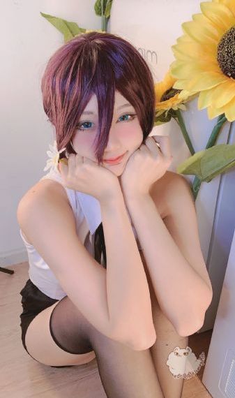 汤芳