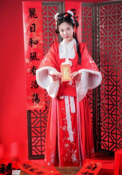 白石茉莉奈