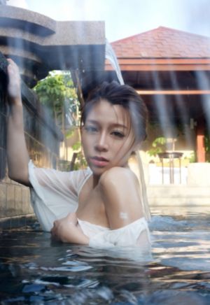 商务旅行戴绿帽子的女老板